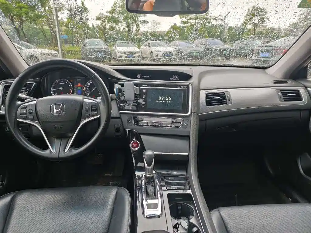 Honda Spirior 2015 — фото 8