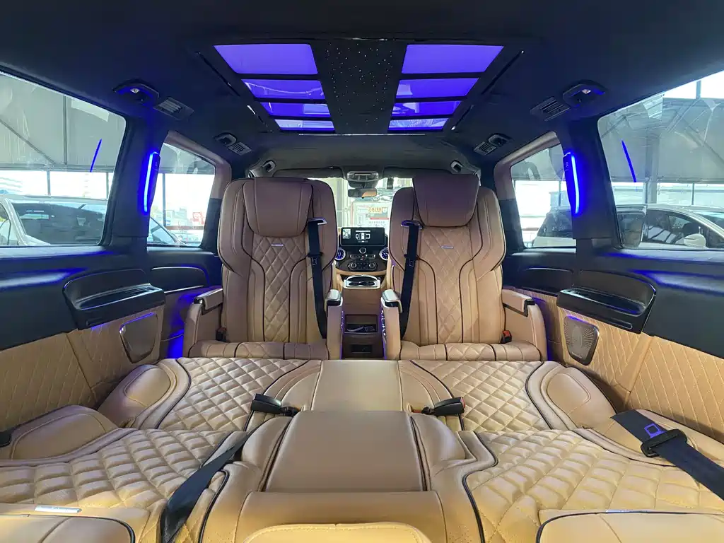 Mercedes-Benz Vito 2022 — фото 12