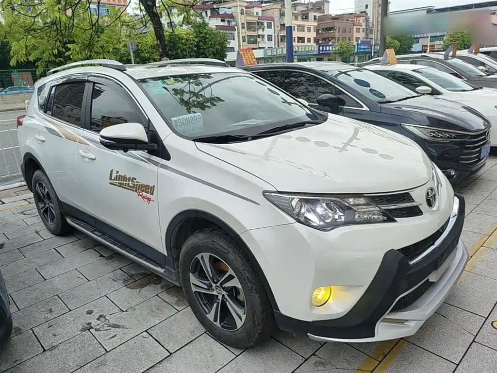 Toyota RAV4 2016 — фото 4