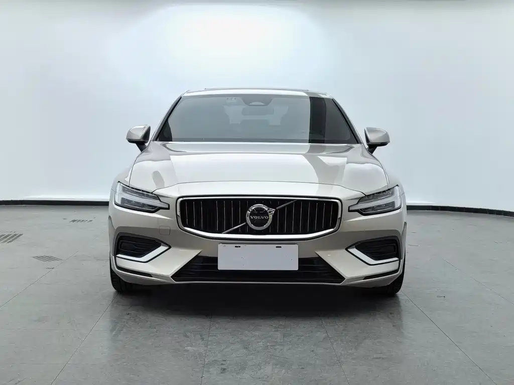 Volvo S60 2023 — фото 2