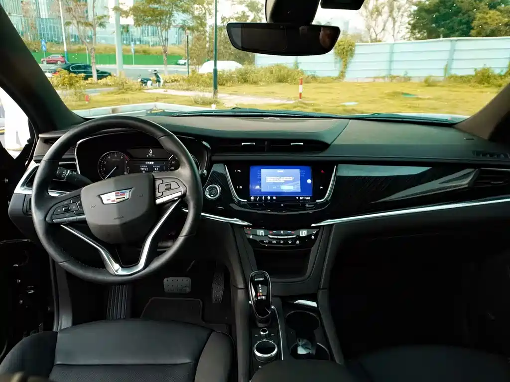 Cadillac XT6 2021 — фото 10