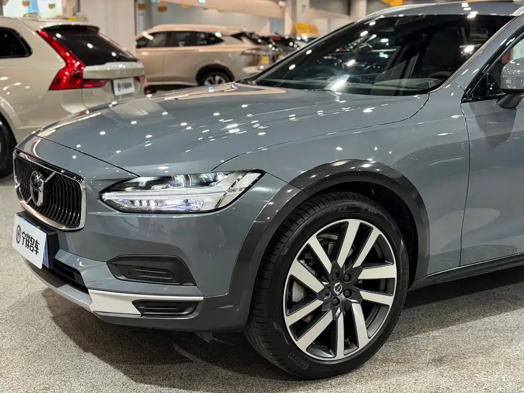 Volvo V90 2022 — фото 10