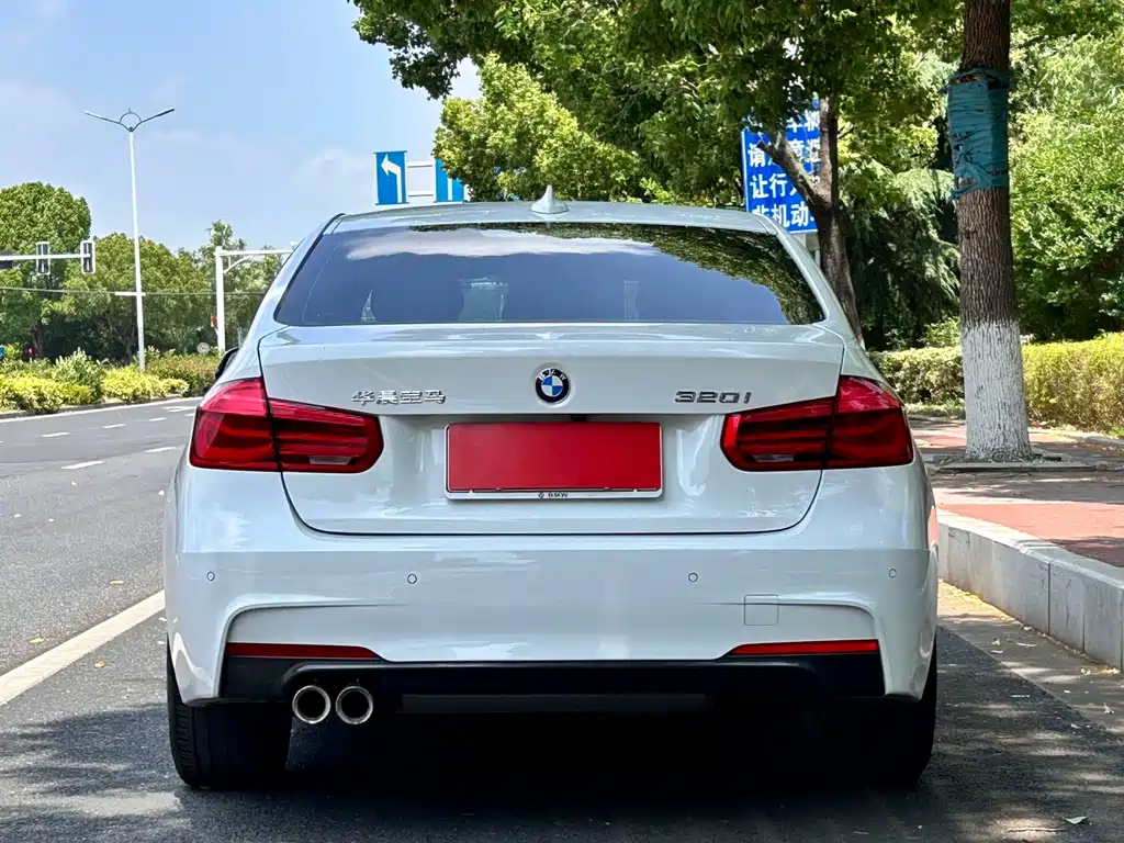 BMW 3 Series 2018 — фото 5