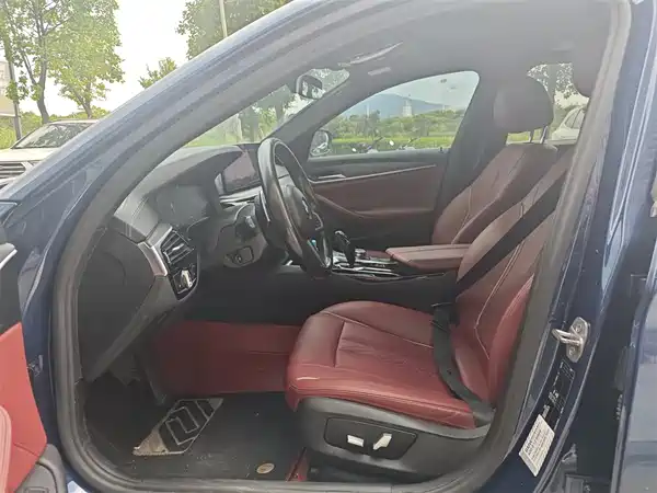 BMW 5 Series 2021
