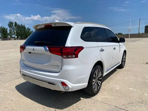 Mitsubishi Outlander 2021