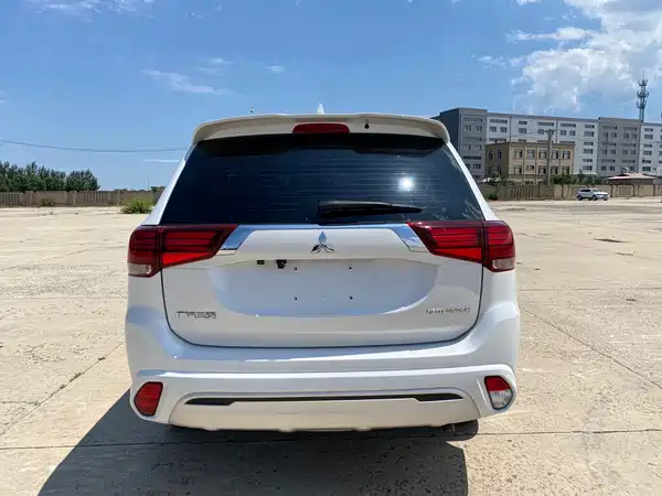Mitsubishi Outlander 2021