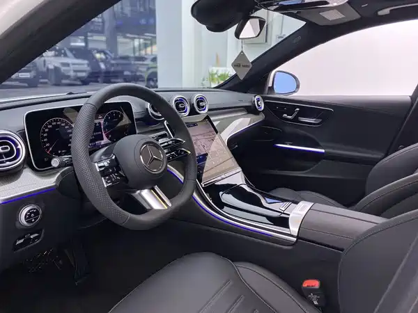 Mercedes-Benz C-Class 2025