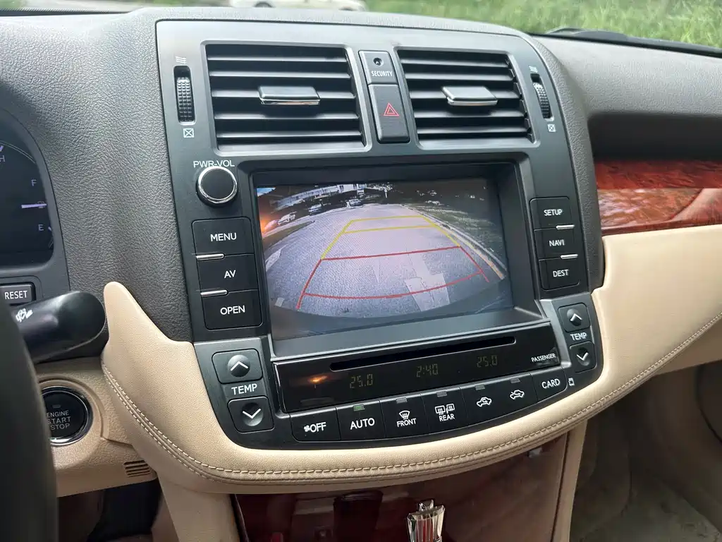 Toyota Crown 2015