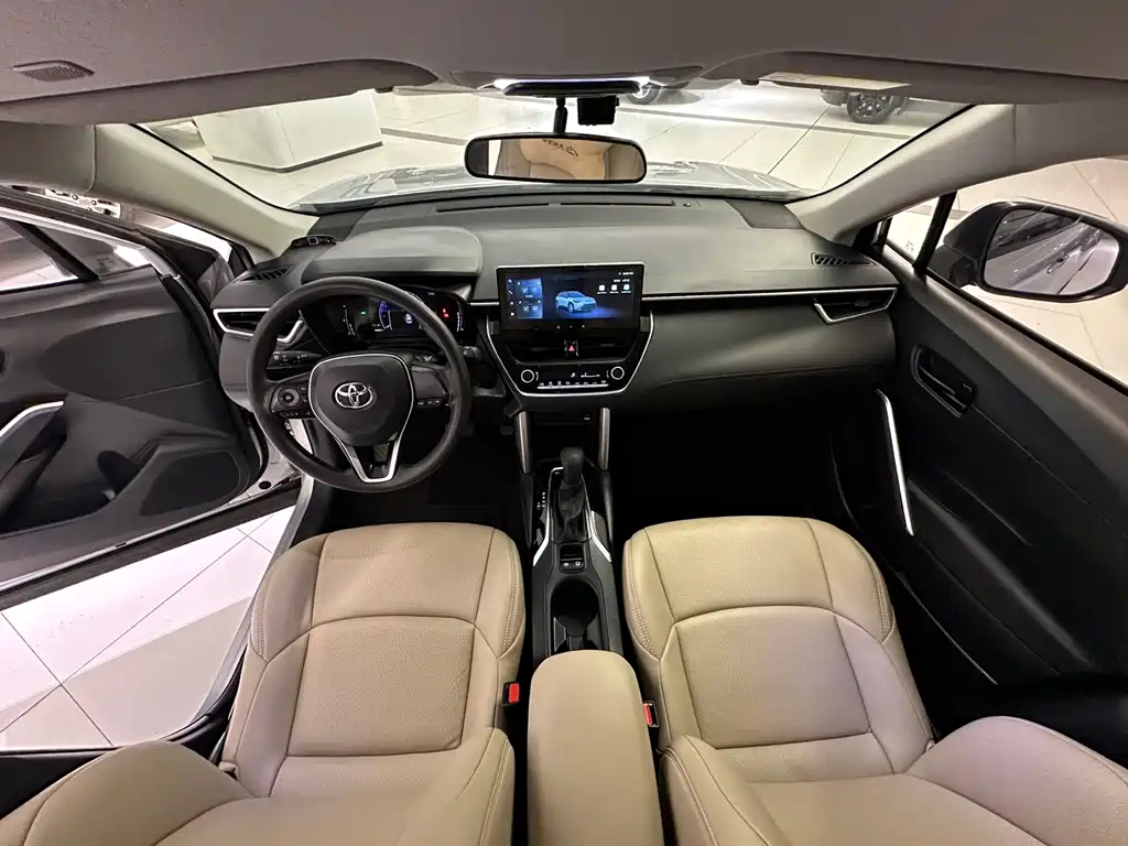 Toyota Frontlander 2024