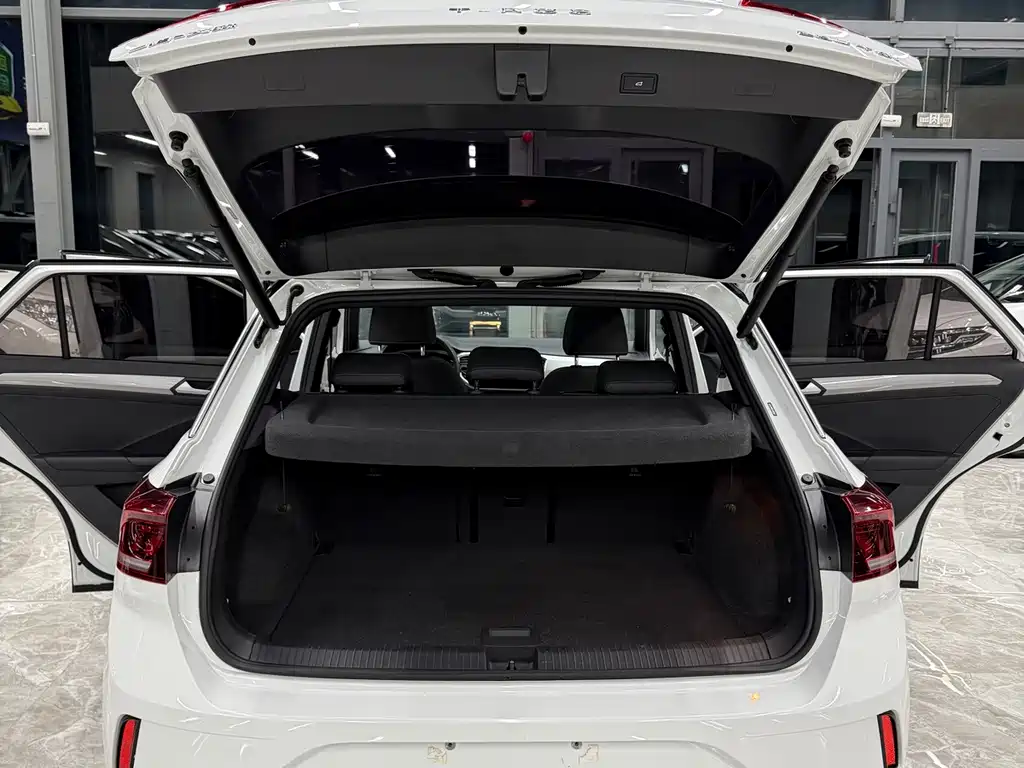 Volkswagen T-Roc 2022 — фото 18