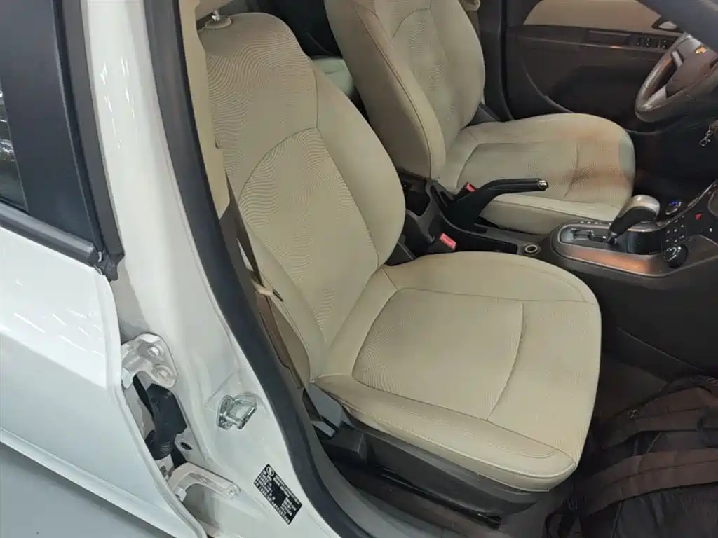Chevrolet Cruze 2015 — фото 25