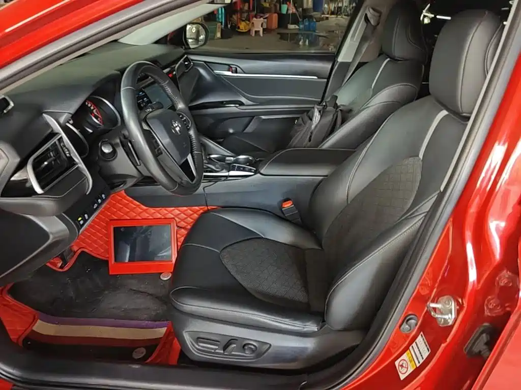 Toyota Camry 2018 — фото 15