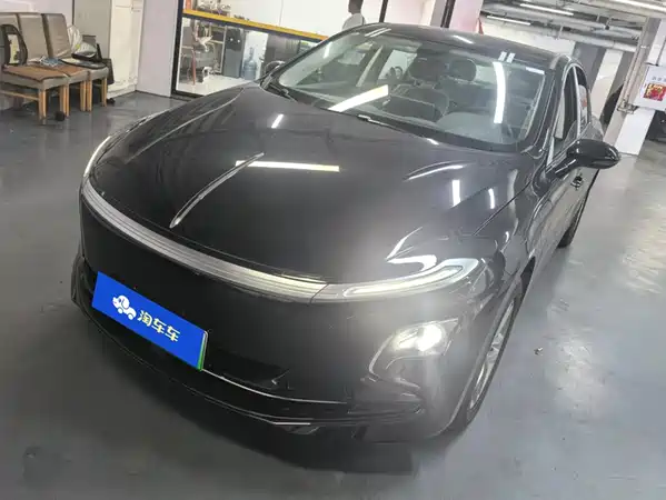 Hongqi E-QM5 2026