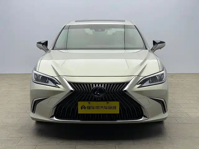 Lexus ES 2020 — фото 2