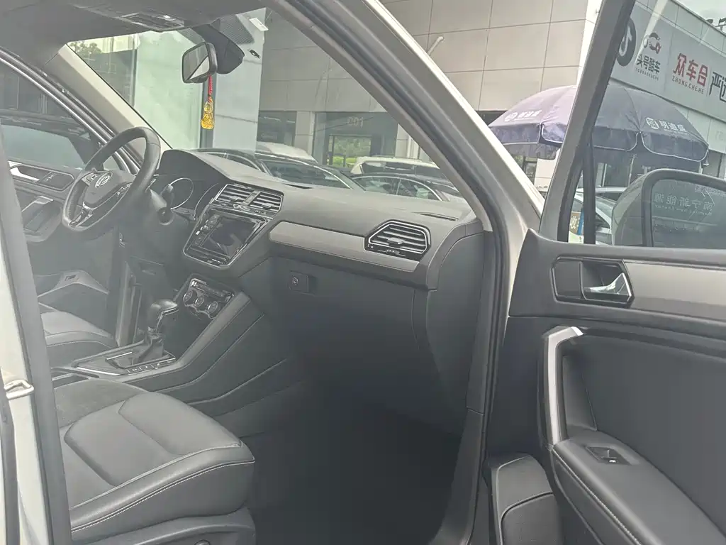 Volkswagen Tiguan L 2019 — фото 10