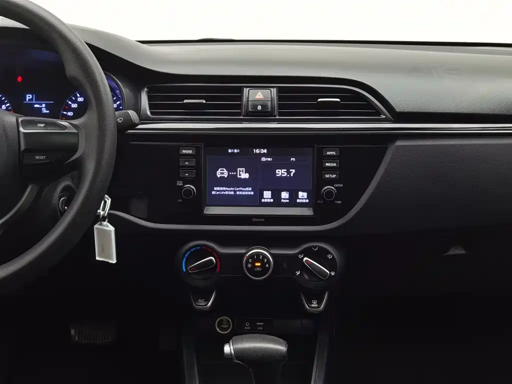 Kia K2 2017 — фото 12