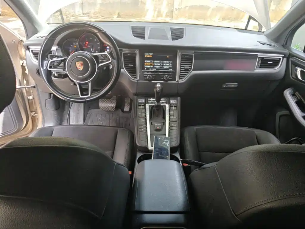 Porsche Macan 2015 — фото 10