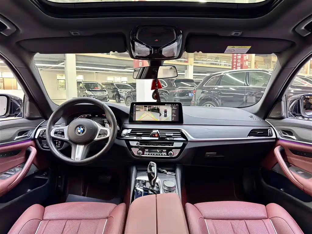 BMW 5 Series 2021 — фото 12