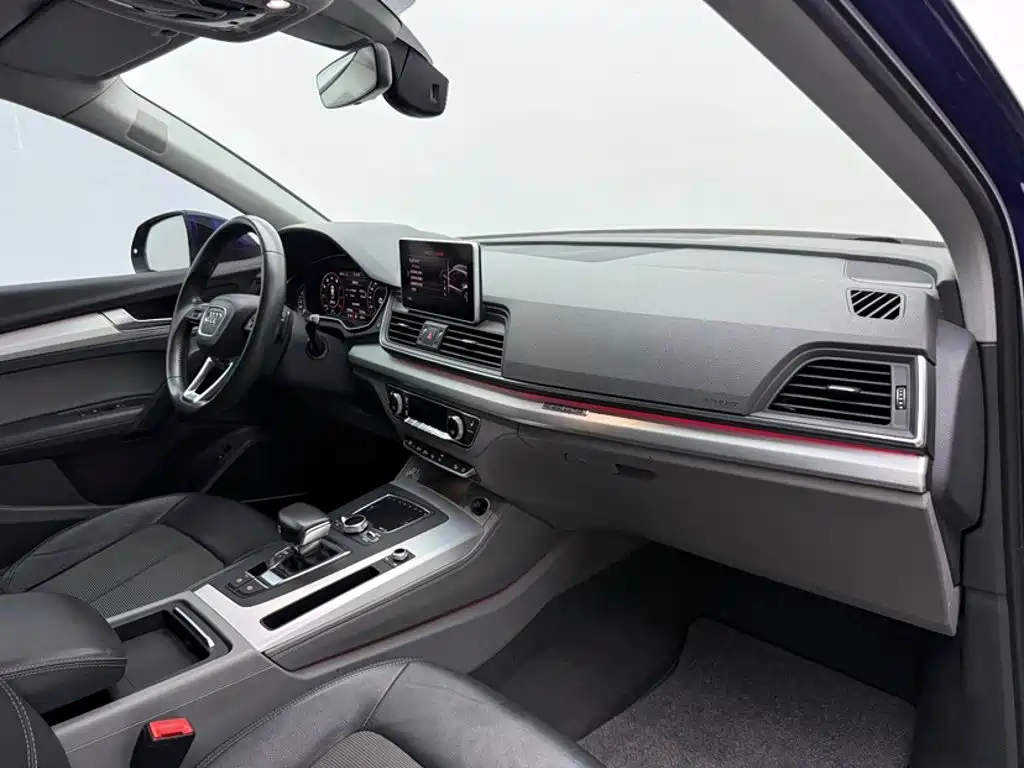 Audi Q5L 2018 — фото 21