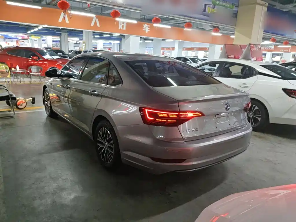 Volkswagen Sagitar 2020