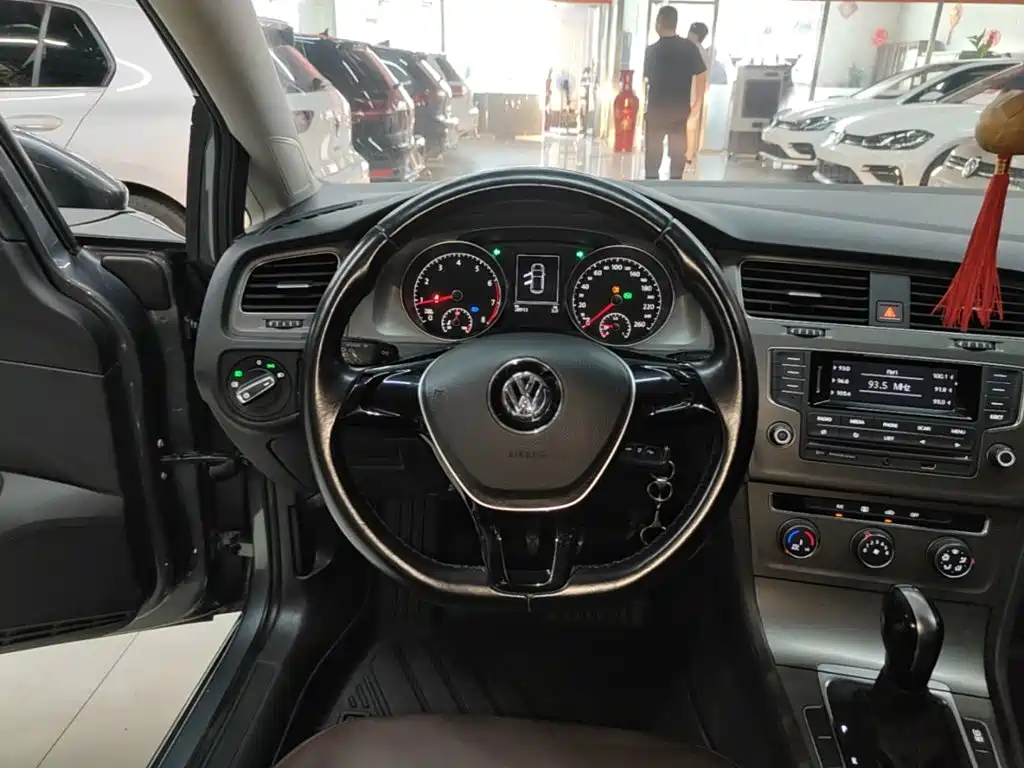 Volkswagen Golf 2015 — фото 11