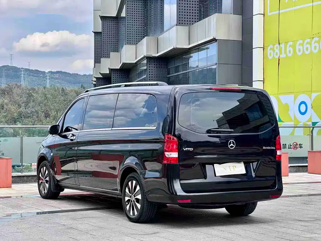 Mercedes-Benz Vito 2023 — фото 7