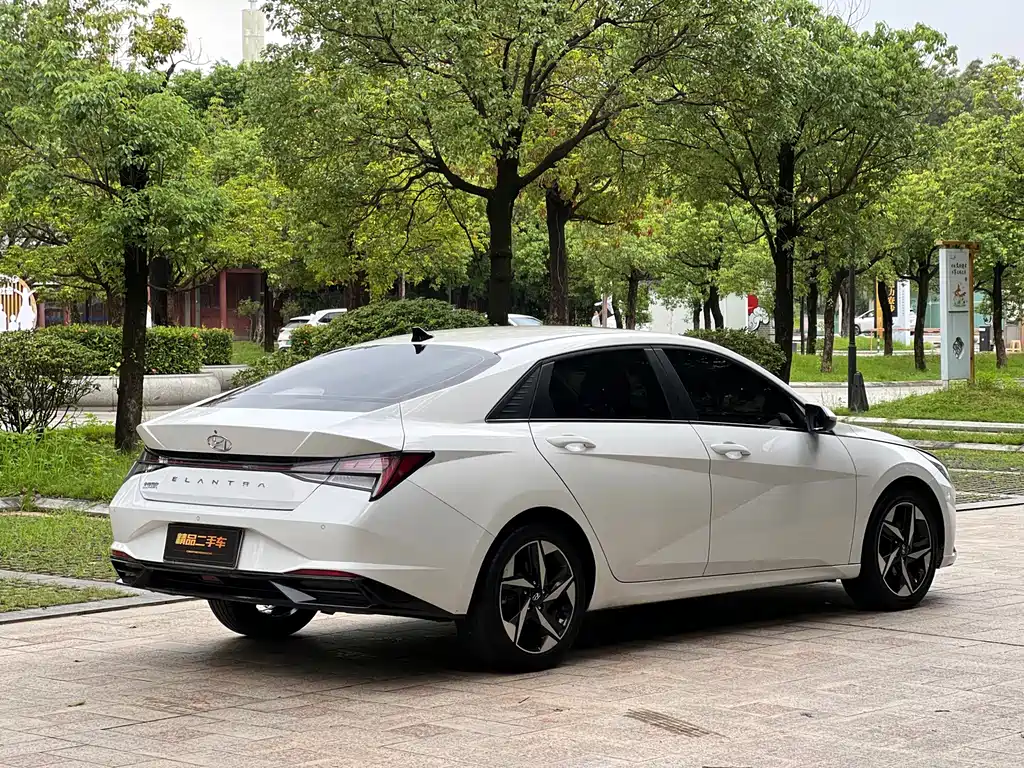Hyundai Elantra 2021