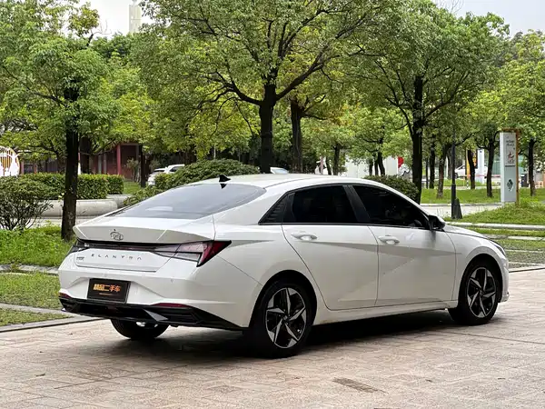 Hyundai Elantra 2021