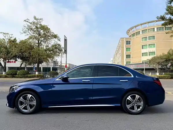 Mercedes-Benz C-Class 2021