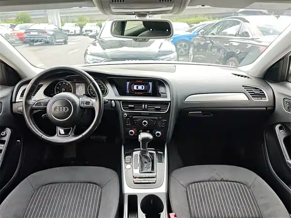 Audi A4L 2016