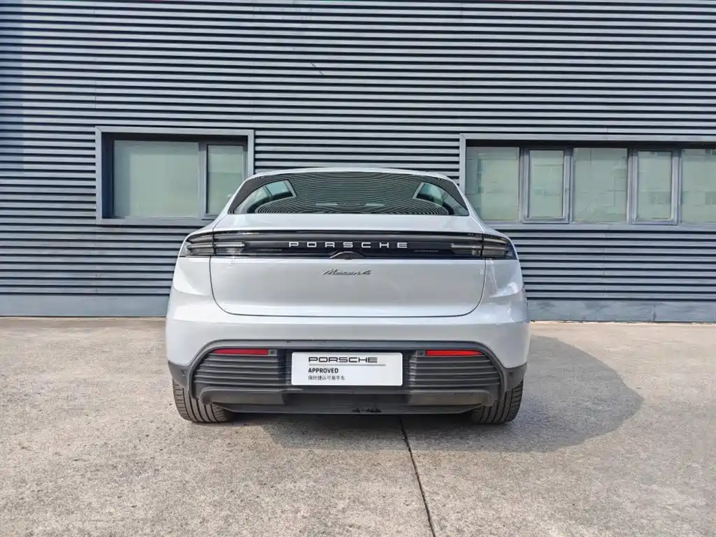 Porsche Macan New Energy 2024 — фото 10