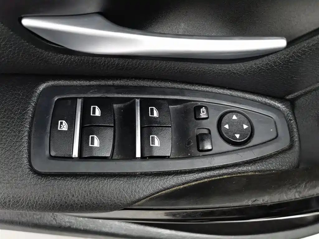 BMW 3 Series 2017 — фото 9