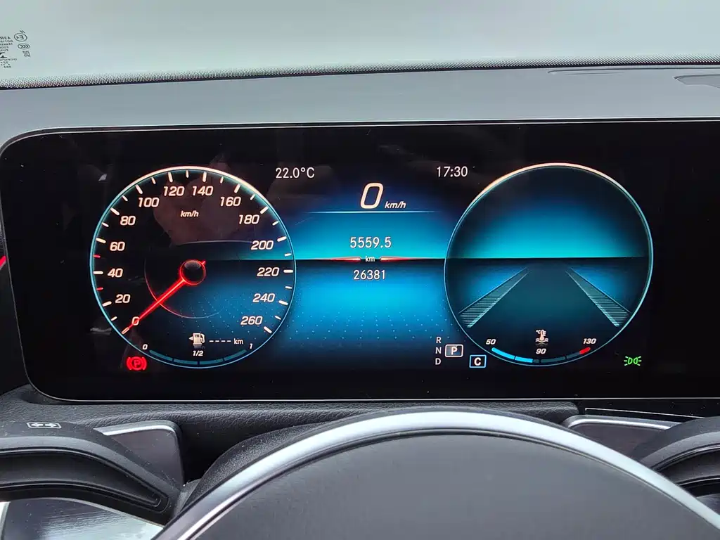 Mercedes-Benz GLB 2023 — фото 20