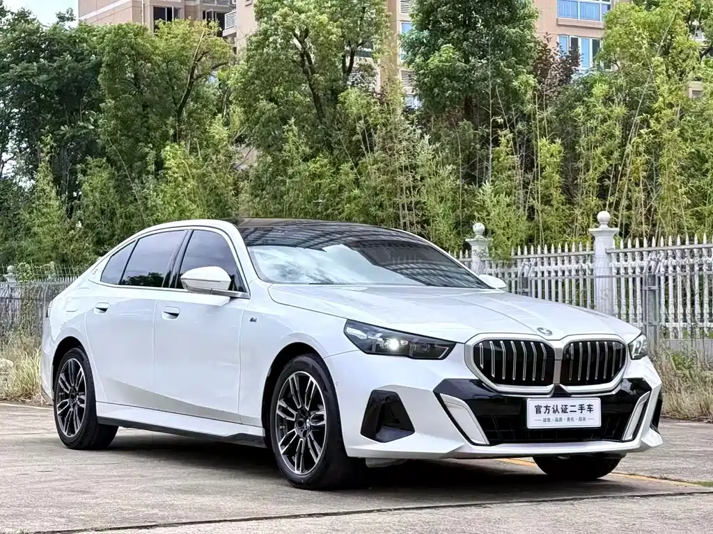 BMW 5 Series 2024