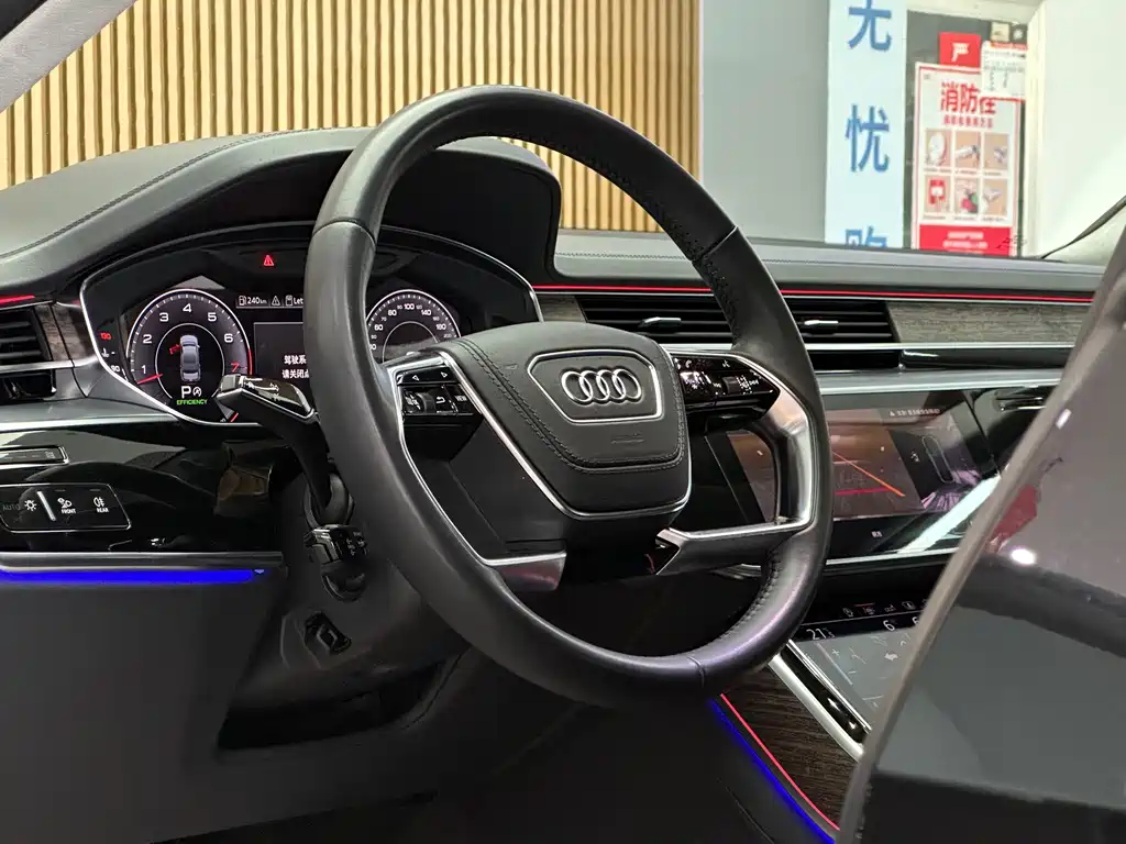 Audi A8 2019 — фото 9