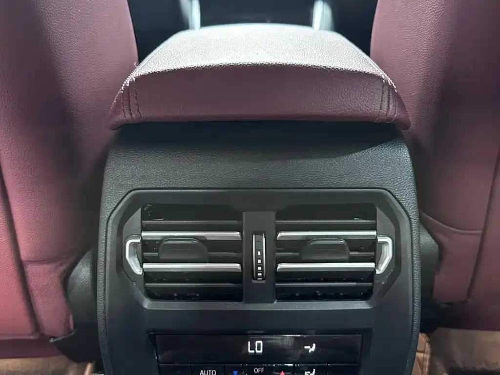 BMW 3 Series 2023 — фото 17