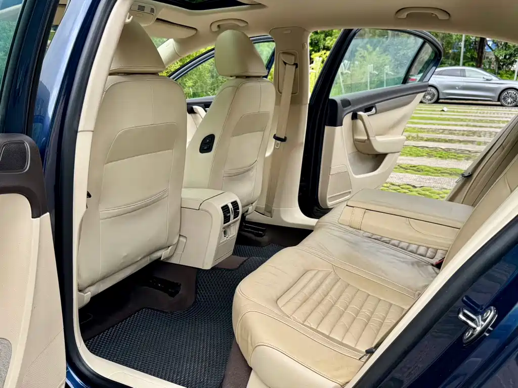 Volkswagen Magotan 2012