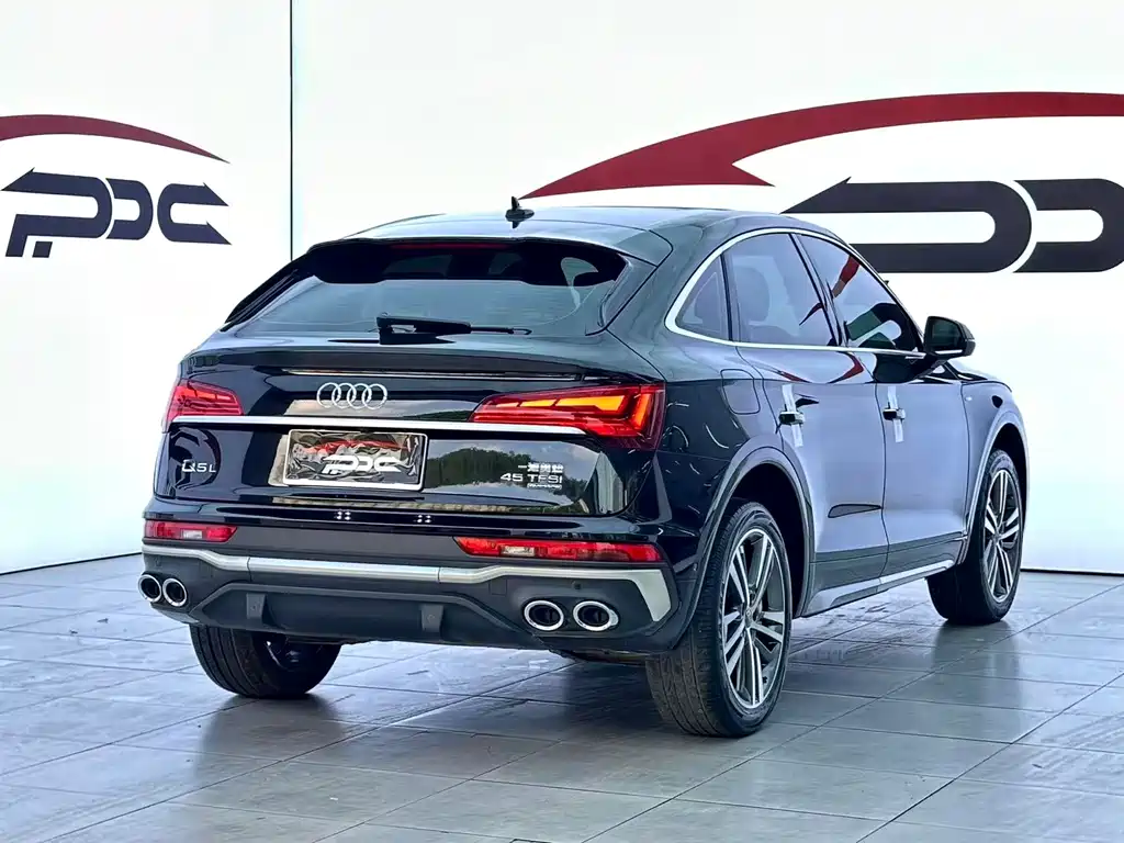 Audi Q5L Sportback 2022 — фото 25