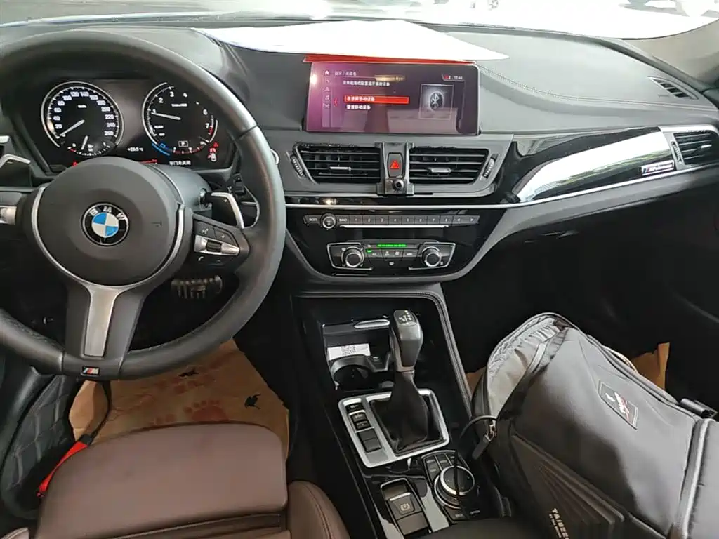 BMW 1 Series 2019 — фото 13