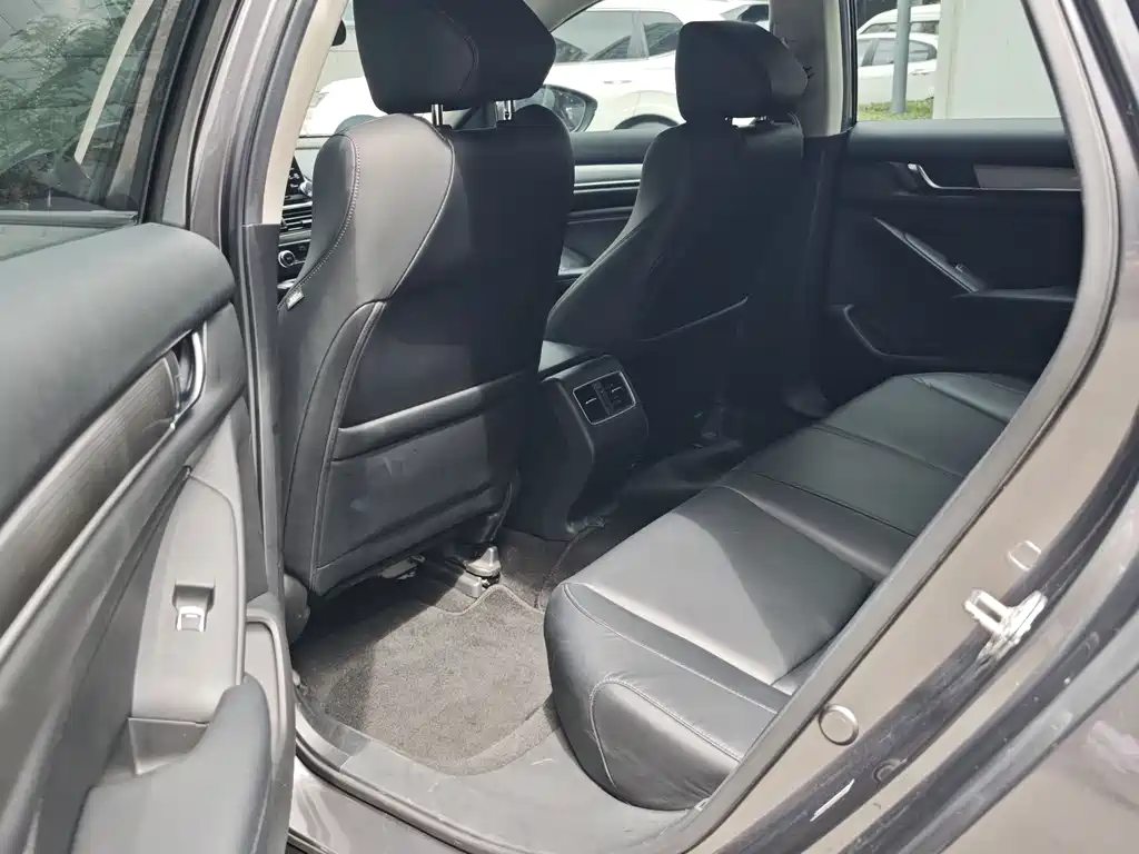 Honda Accord 2020 — фото 11
