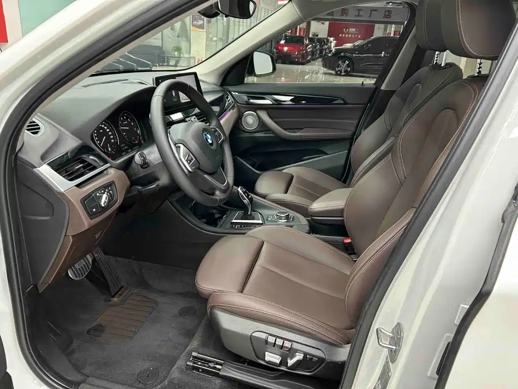 BMW X1 2022 — фото 12