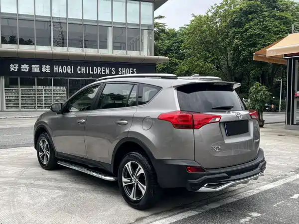 Toyota RAV4 2015