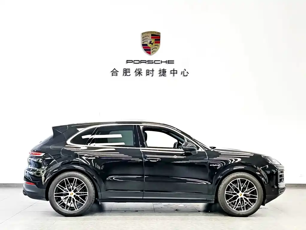 Porsche Cayenne Hybrid 2024
