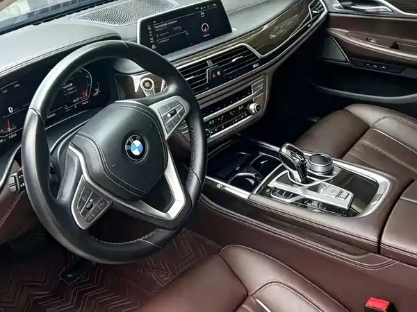 BMW 7 Series 2021