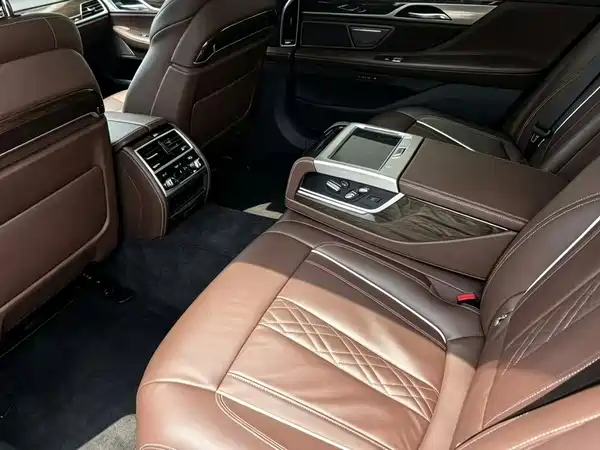 BMW 7 Series 2021