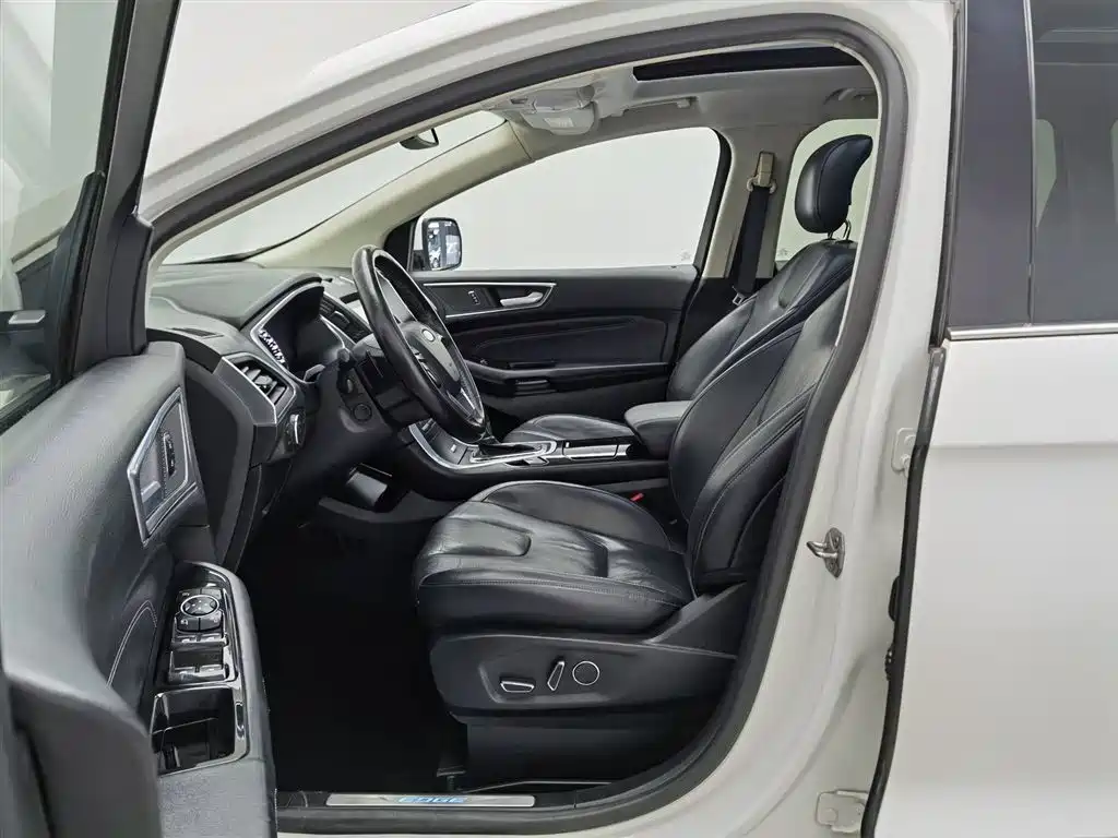 Ford Edge 2016 — фото 10