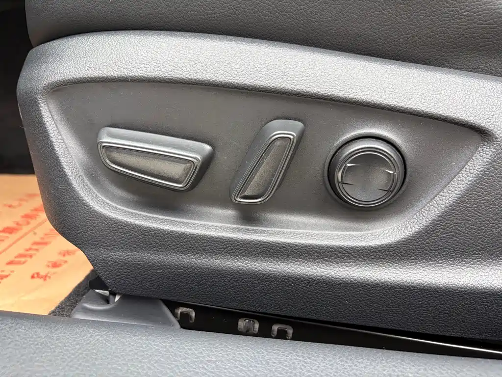 Toyota Camry 2020 — фото 10