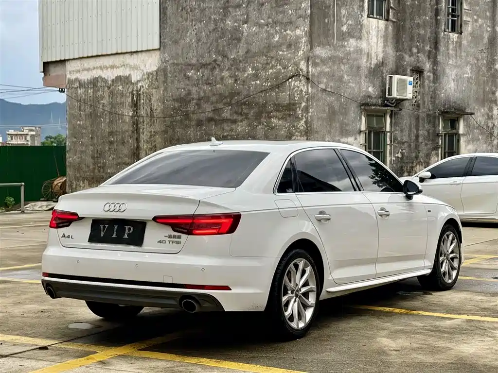 Audi A4L 2018 — фото 6