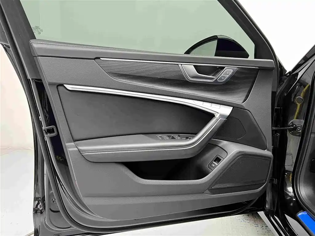 Audi A6L 2024 — фото 12