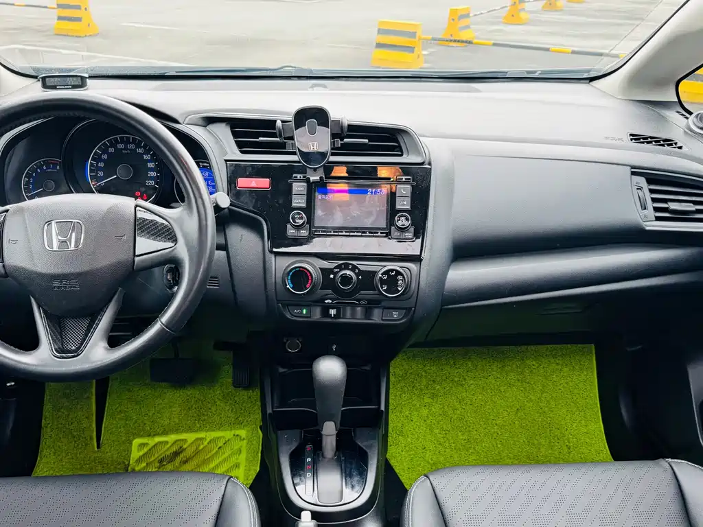 Honda Fit 2018 — фото 15